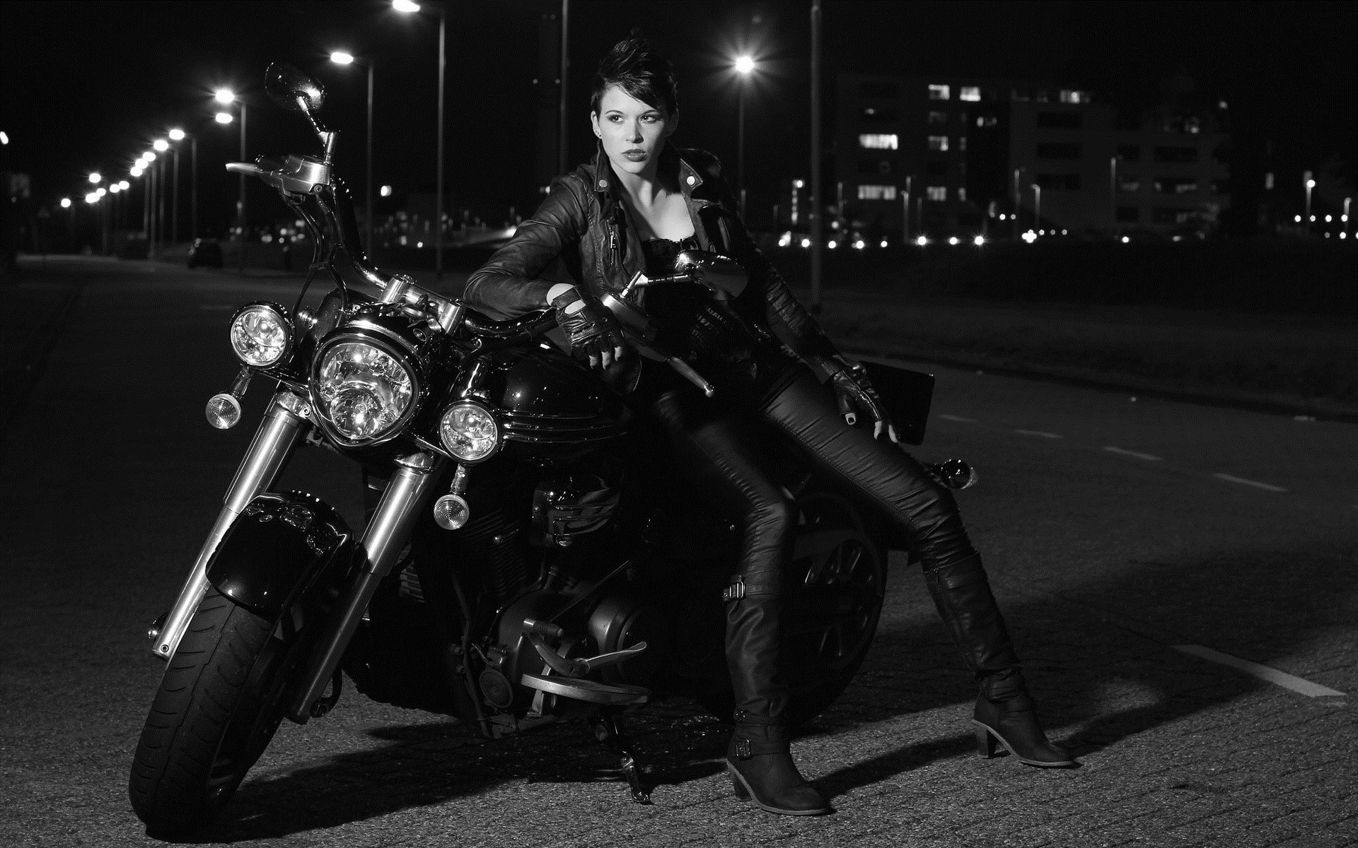 Photo Beautiful girls and motorcycles in Maseru